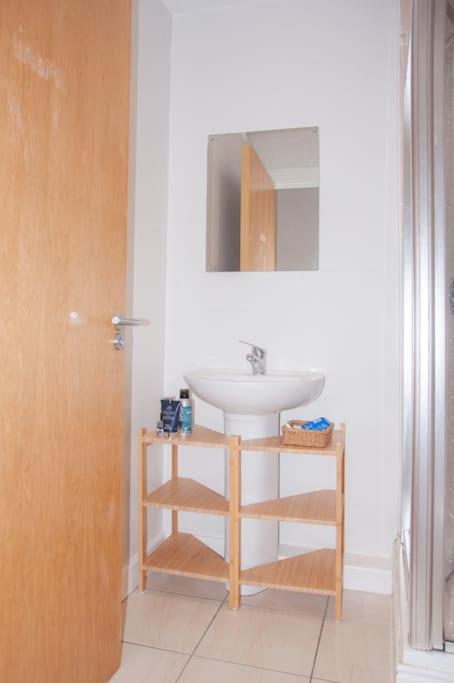 2 Bed 2 Bath Apartment With Canal View Dublin Exterior foto