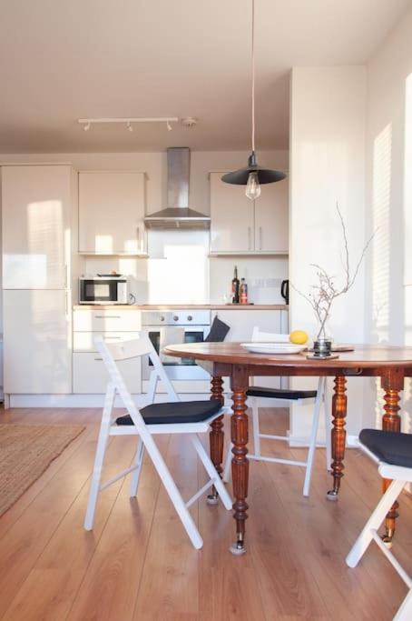 2 Bed 2 Bath Apartment With Canal View Dublin Exterior foto