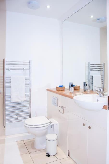 2 Bed 2 Bath Apartment With Canal View Dublin Exterior foto