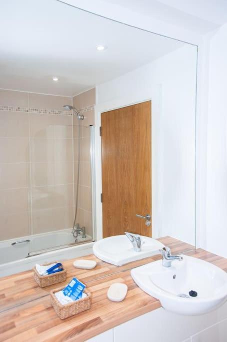 2 Bed 2 Bath Apartment With Canal View Dublin Exterior foto
